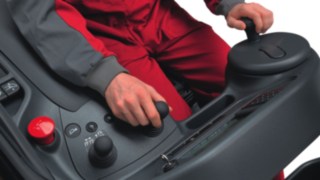 Ermüdungsfreies, sicheres Arbeiten durch ergonomische Arbeitsbedingungen von Linde Material Handling Mit ergomischen Arbeitsbedingungen sorgt Linde Material Handling für ermüdungsfreies, sicheres Arbeiten.