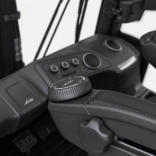 Der H50 mit der Mini-Lenkrad Variante der Linde Steer Control