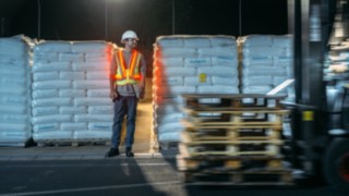 Linde Safety Guard im Einsatz mit interaktiver Warnweste Linde Safety Guard im Einsatz mit interaktiver Warnweste