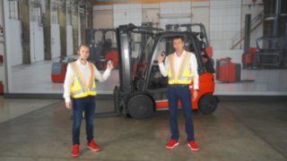 Linde Safety Guard mit interaktiver Warnweste im Einsatz Linde Safety Guard mit interaktiver Warnweste im Einsatz